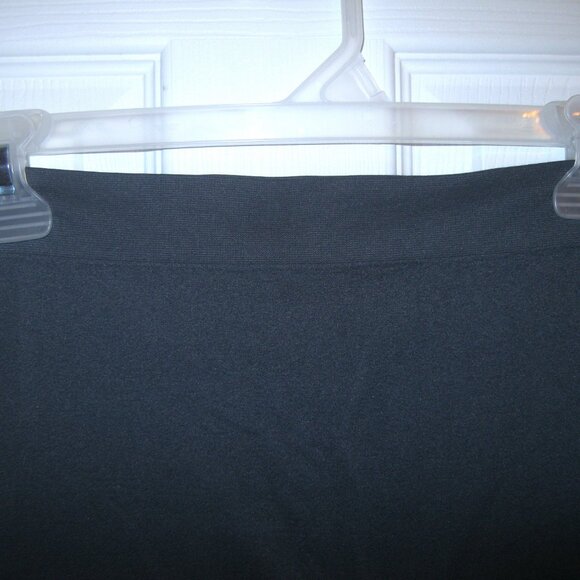 Ultra Lightweight soft & Silky Women's JuniorMedium Black Leggings NWT - Picture 5 of 6